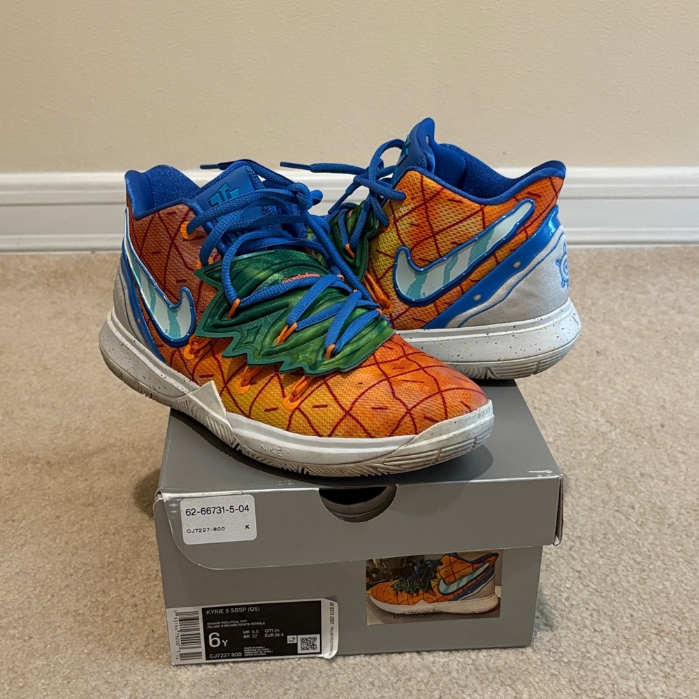 Nike Kyrie 5
Spongebob Pineapple House (GS)
